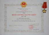 Huân chương kháng chiến hàng Nhì do chủ tịch nước trao tặng cho Amakong